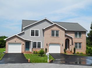 445 Chartridge Dr, Hagerstown, MD 21742