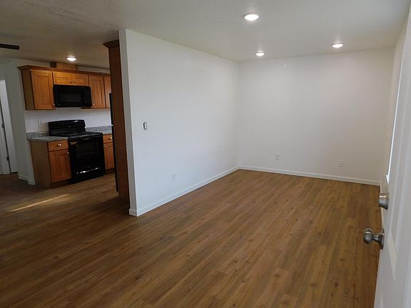 4th image of 3819 Linn Ave SE