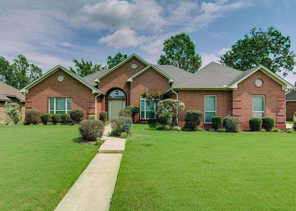 1st image of 6110 Castle Oaks