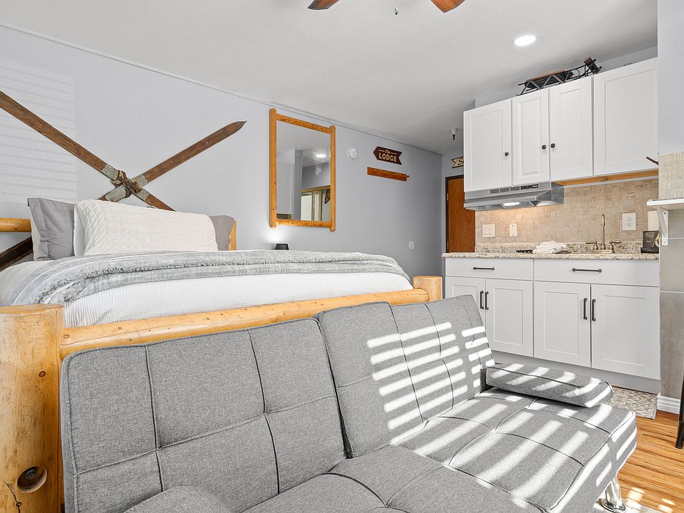 Queen Bed / Futon