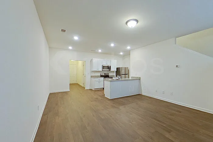 3 bed, 2.5 bath, 1483 sqft, $1,645 — Photo 2