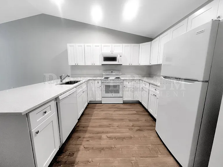 745 Harry Ave S — Photo 14
