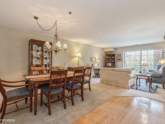 3rd image of 143 Hunt Club Dr #143