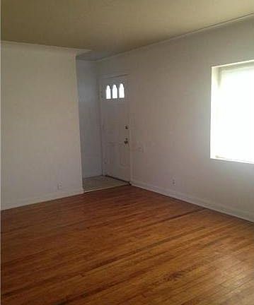 3rd image of 127 Lemay Gardens Dr