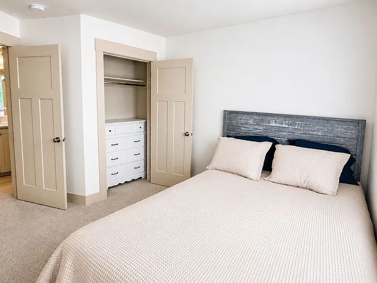 1315 Boston Ct — Photo 8