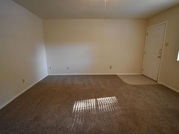 3rd image of 606 N Main St APT B