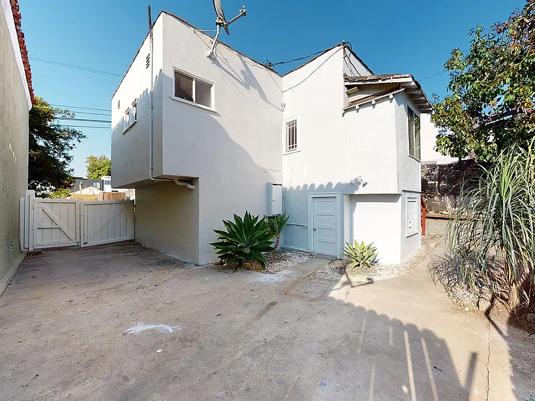 1532 Scott Ave — Photo 35