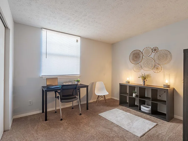 High Park Apartments — Photo 4