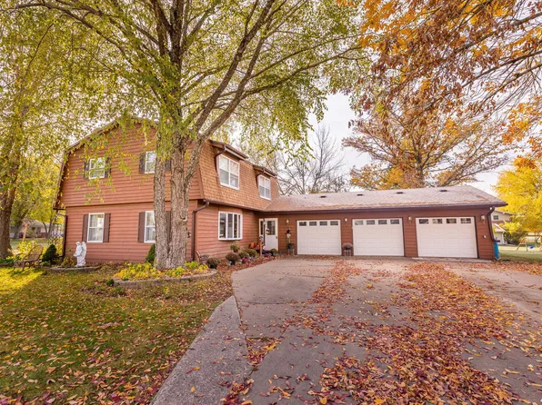410 W Summit St, Wilton, IA 52778