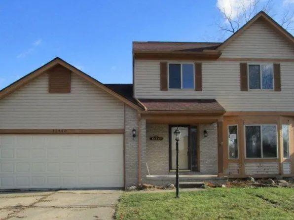 32440 Robeson St, Saint Clair Shores, MI 48082