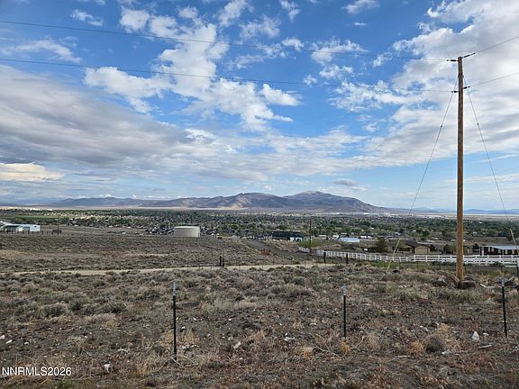 4th image of 13 Valley View Dr
