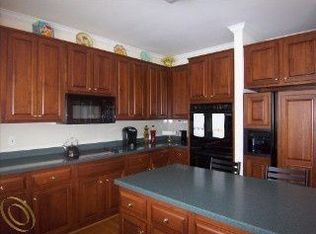 3587 Heron Ridge Dr, Rochester Hills, MI 48309