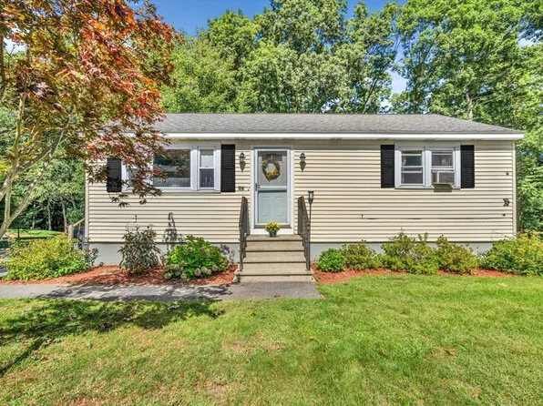 14 B St, Chelmsford, MA 01824