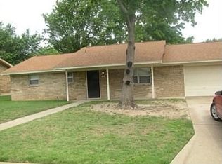 1411 Center Dr, Stephenville, TX 76401