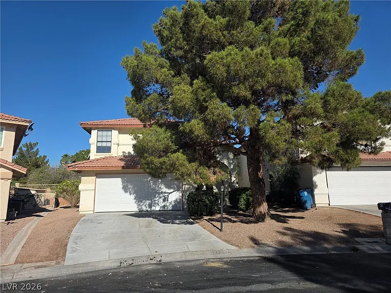 4801 Fiesta Lakes St — Photo 2