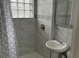 3005 W 40th St APT 2F, Chicago, IL 60632