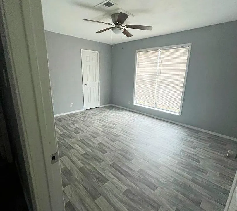 3662 Hemlock Ln