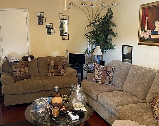 5th image of 3487 Willow Ln