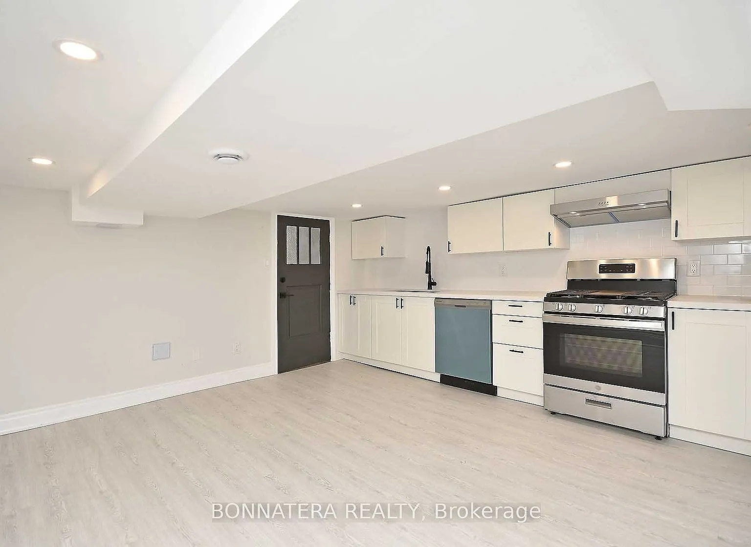 1 bed, $1,400 — Photo 3