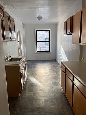 4th image of 3028 Bronx Park E #C3