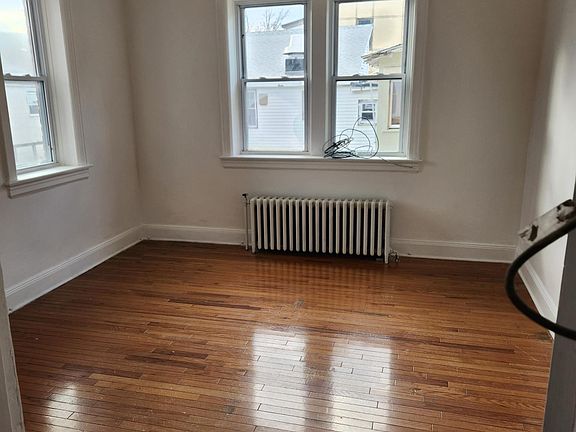 4th image of 17 Market St #4