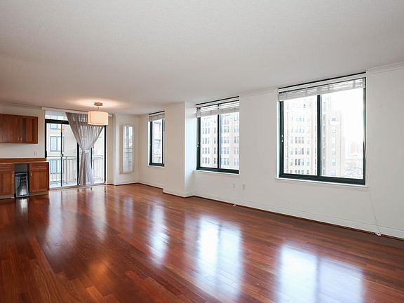 2nd image of 1220 N Fillmore St #Penthouse 04