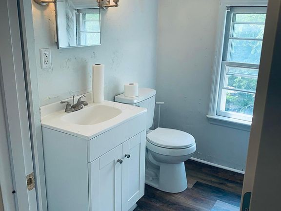 3rd image of 520 Harter Ave #522