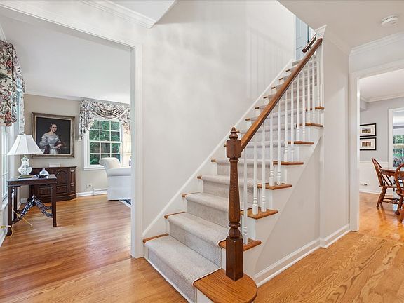 3rd image of 131 E Stone Ave