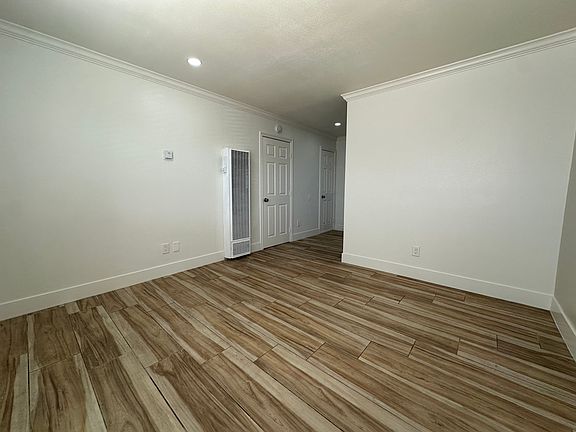 5th image of 1327 W Stoneridge Ct APT 6