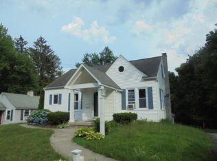 8 Elliot Ave, East Greenbush, NY 12061