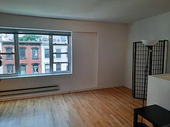 Rented by Green Line Realty