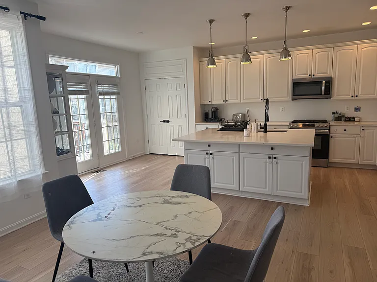 13907 Lindendale Ln — Photo 10