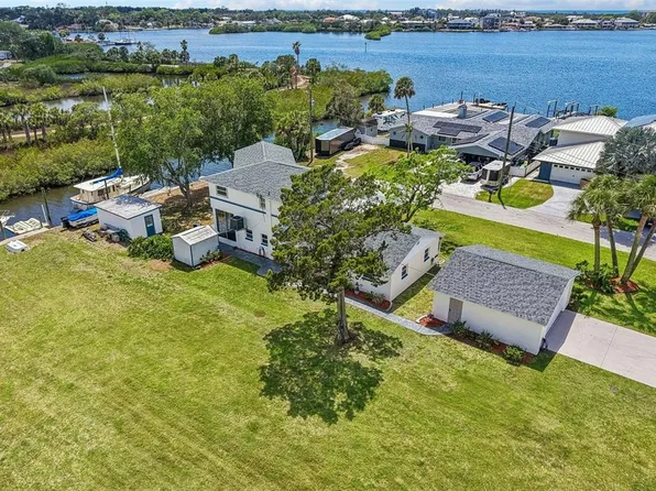 8212 Hayward Ln, Port Richey, FL 34668