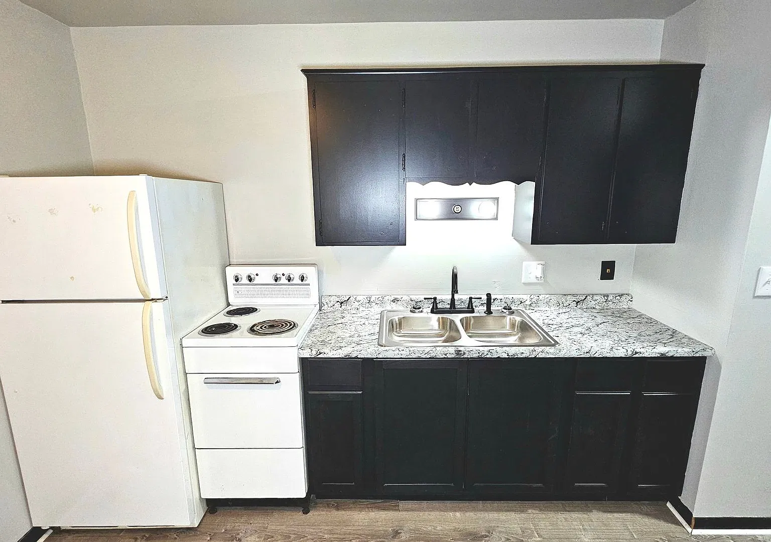 Poplar St Apartments — Photo 4