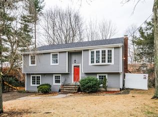 90 Holmes Ave, Darien, CT 06820