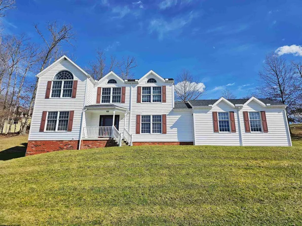 2013 Tanglewood Rd, Bridgeport, WV 26330