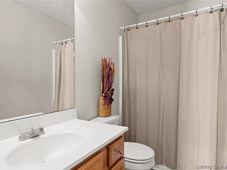 7836 Joseph Dr — Photo 12