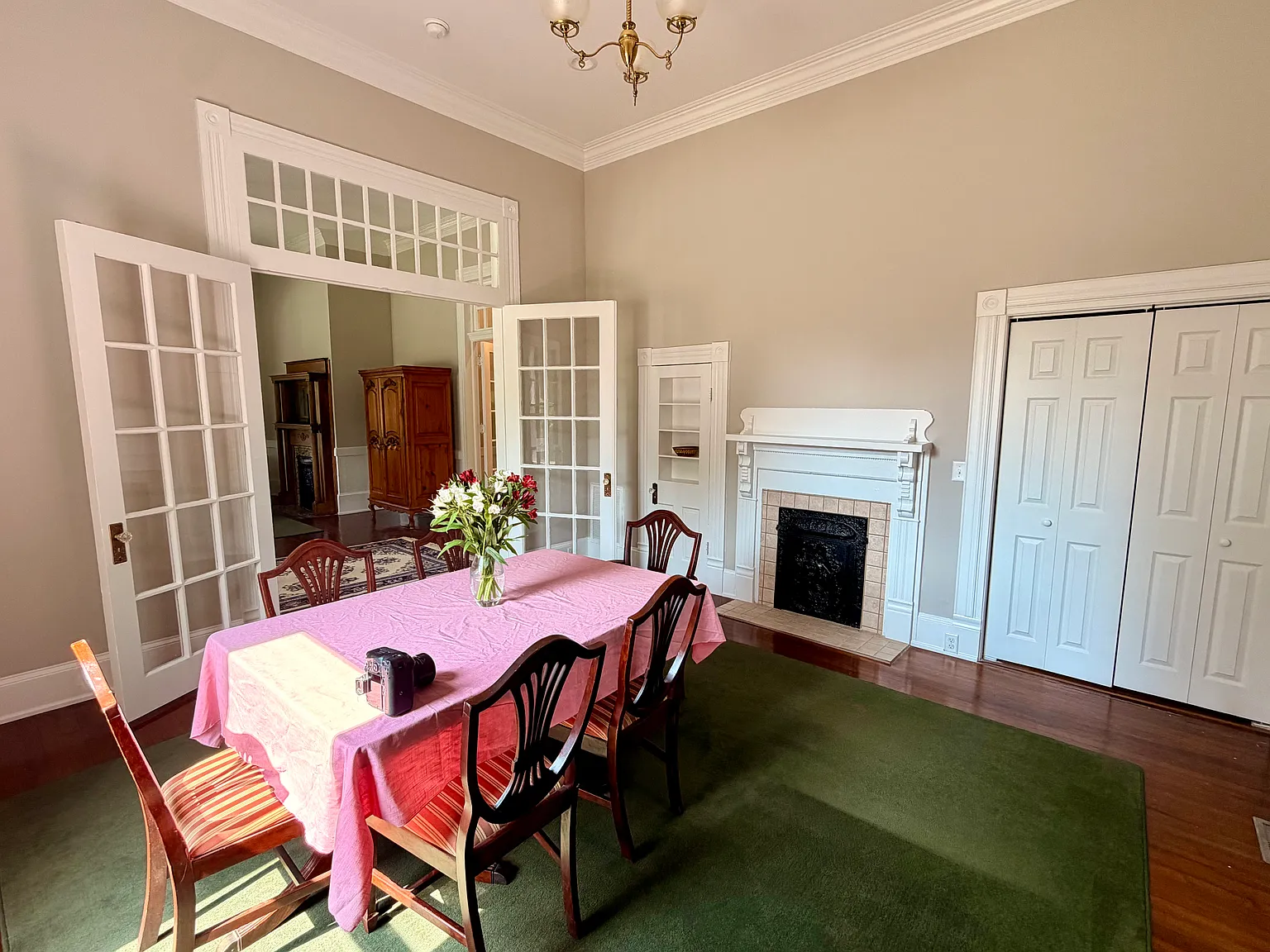 4 bed, 2308 sqft, $2,400 — Photo 4