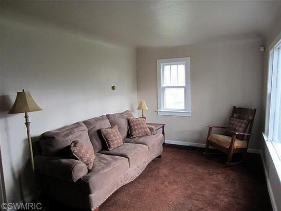 4th image of 1143 Olive St