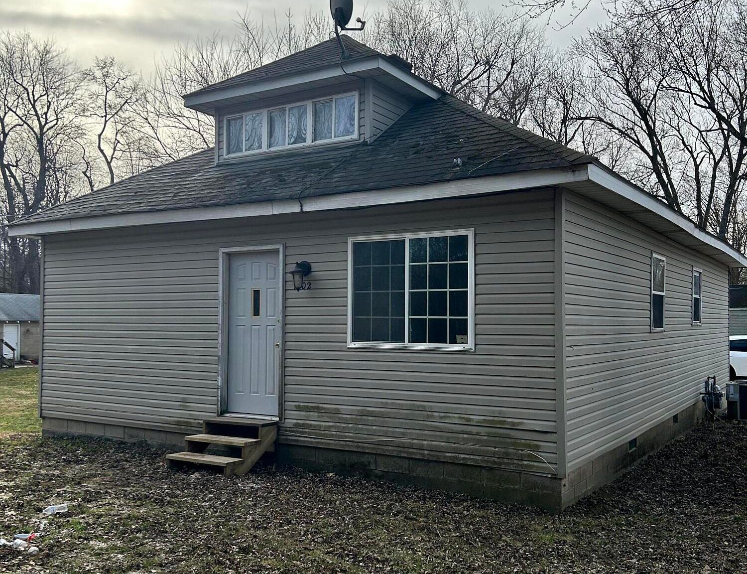 1702 Urban Ln, Valparaiso, IN 46383 Zillow