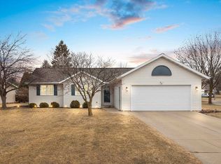 1135 Aphrodite Rd, Green Bay, WI 54311