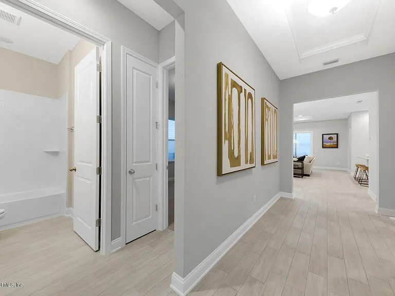 28 Stansbury Ln — Photo 5