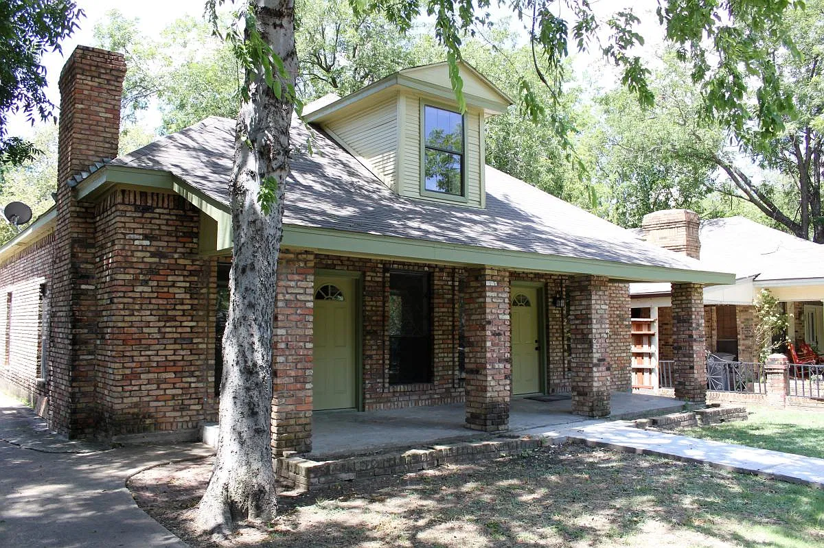 2 bed, 750 sqft, $1,300 — Photo 2