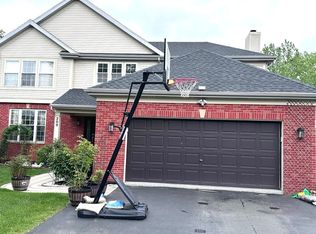 209 S Pleasant Rd, Lake Zurich, IL 60047