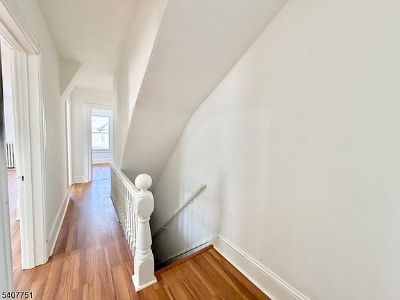 5th image of 122 Summit Ave