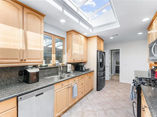 175 Orangewood Ln, Tustin, CA 92780