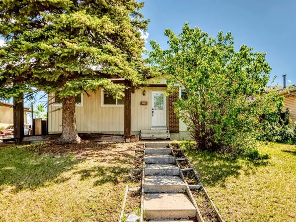 3224 Rundlelawn Rd NE, Calgary, AB T1Y 3H5