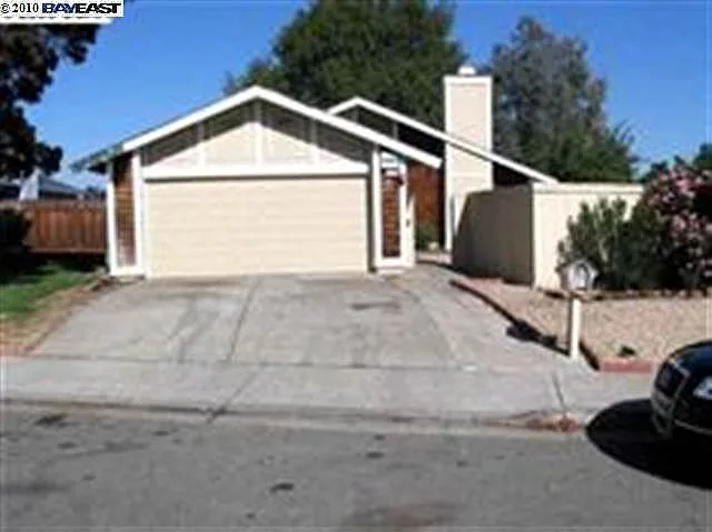 2250 Lynbrook Dr photo 1