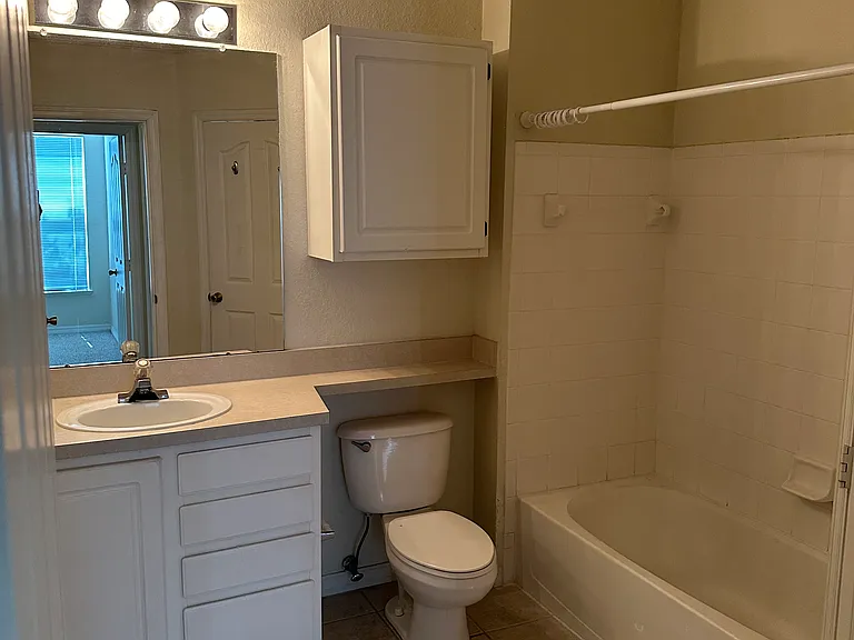 5703 Legacy Crescent Pl — Photo 4