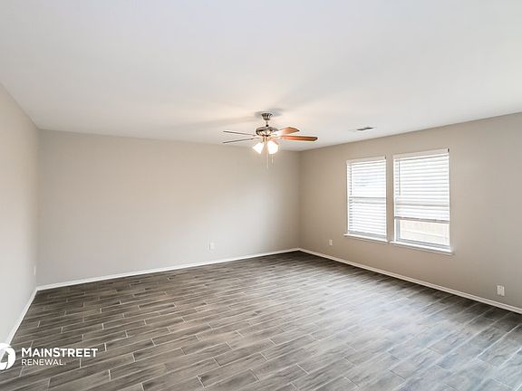 3rd image of 517 Cimmaron Strip Ln